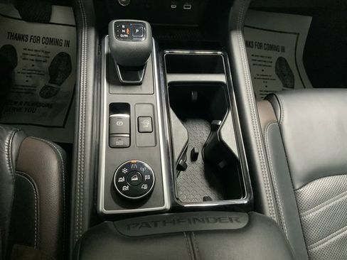 Used 2023 Nissan Pathfinder Platinum image 36