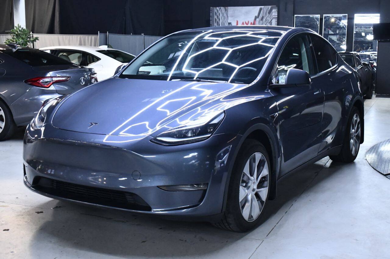 Used 2023 Tesla Model Y Long Range AWD/4WD image 3