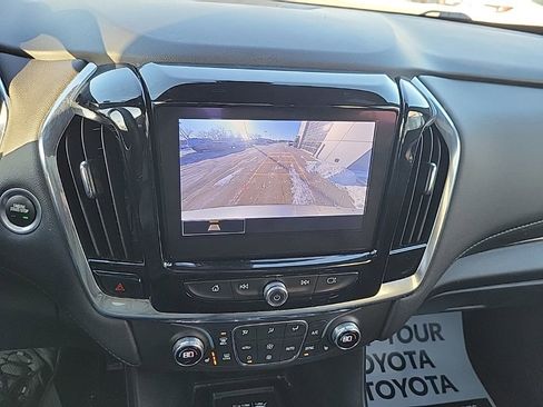 Used 2023 Chevrolet Traverse LT image 19