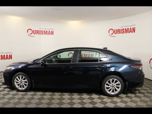 Used 2021 Toyota Camry LE AWD/4WD image 5