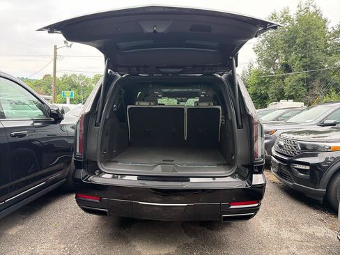 Used 2025 Cadillac Escalade ESV Sport Platinum w/ LPO, ONYX Package AWD/4WD image 10