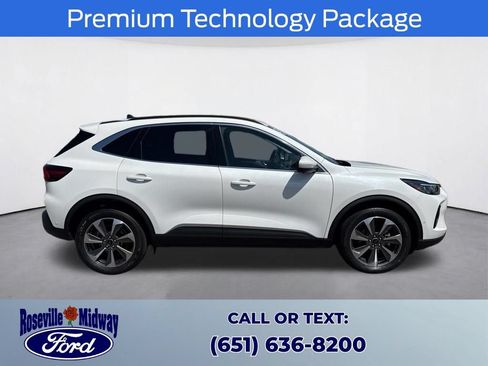 Used 2023 Ford Escape Platinum w/ Premium Technology Package AWD/4WD image 9