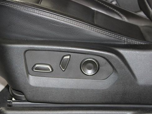 Used 2024 GMC Yukon XL Denali image 18