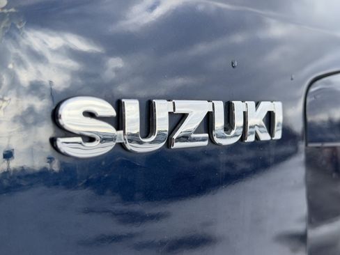 Used 2011 Suzuki SX4 Premium image 3