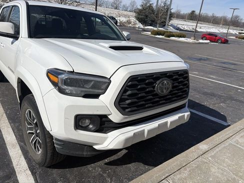 Used 2023 Toyota Tacoma TRD Sport w/ TRD Premium Sport Package image 7