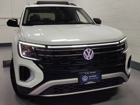 Certified 2024 Volkswagen Atlas Peak Edition SEL image 2