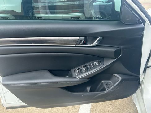 Used 2019 Honda Accord Sport image 9