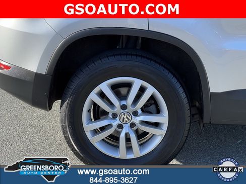 Used 2017 Volkswagen Tiguan S image 36