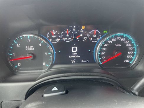 Used 2017 Chevrolet Suburban LT AWD/4WD image 15