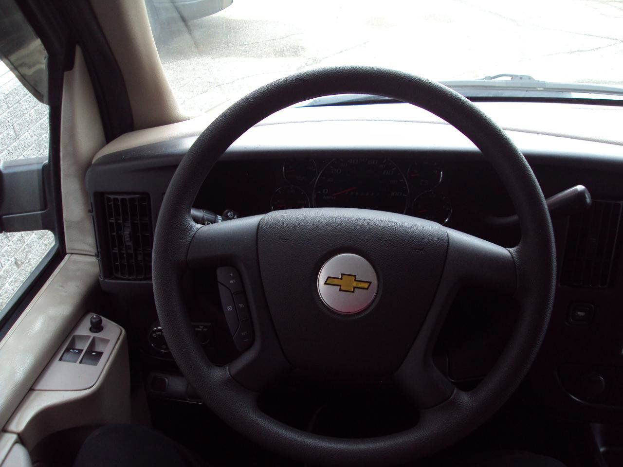 Used 2011 Chevrolet Express 1500 LT w/ LT Preferred Equipment Group AWD/4WD image 22