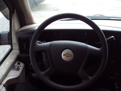 Used 2011 Chevrolet Express 1500 LT w/ LT Preferred Equipment Group image 22