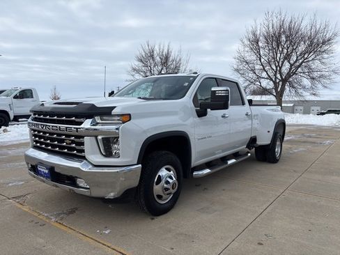 Used 2021 Chevrolet Silverado 3500 LTZ w/ LTZ Convenience Package image 4