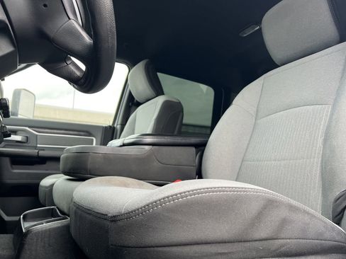 Used 2021 RAM 3500 Big Horn image 18