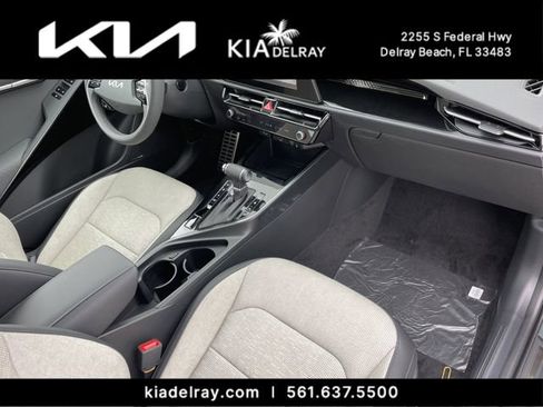 New 2026 Kia Niro SX Touring image 10