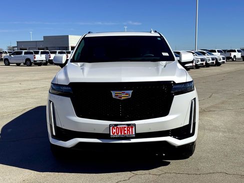 Used 2023 Cadillac Escalade Sport Platinum w/ Heavy-Duty Trailer Package image 3