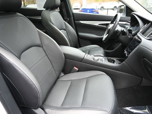 Used 2023 INFINITI QX50 Luxe AWD/4WD image 22