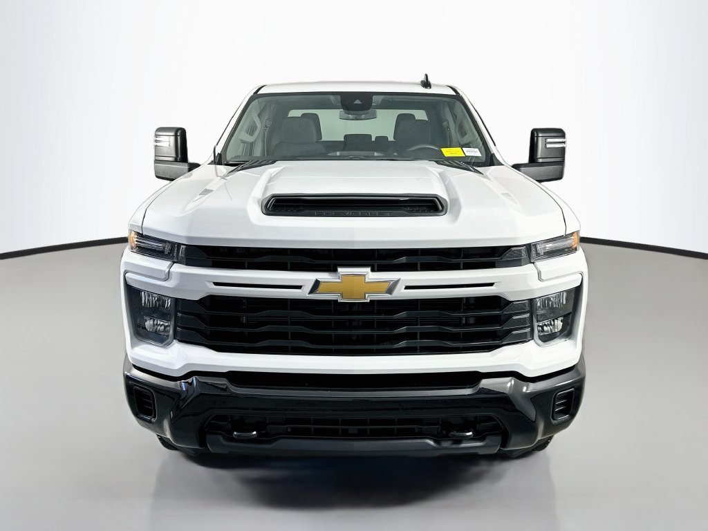 Used 2026 Chevrolet Silverado 2500 Custom AWD/4WD image 2