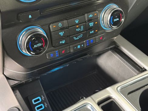 Used 2018 Ford F150 Platinum w/ Equipment Group 701A Luxury AWD/4WD image 21