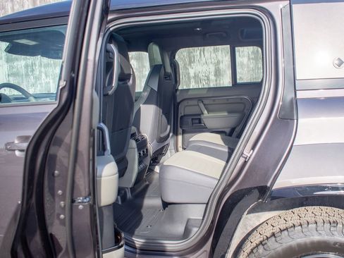 New 2026 Land Rover Defender 110 AWD/4WD image 21