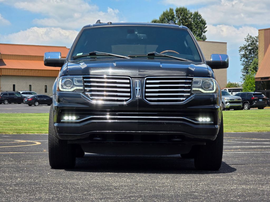 Used 2015 Lincoln Navigator 4WD image 2