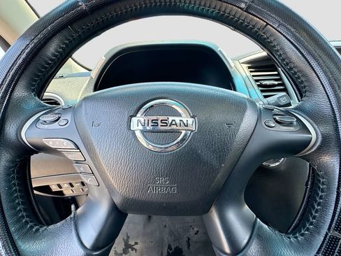 Used 2014 Nissan Pathfinder Platinum w/ Platinum Premium Package AWD/4WD image 24