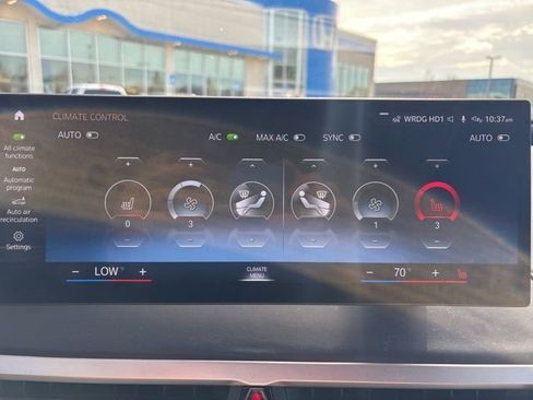 Used 2022 BMW iX xDrive50 w/ Dynamic Handling Package image 17