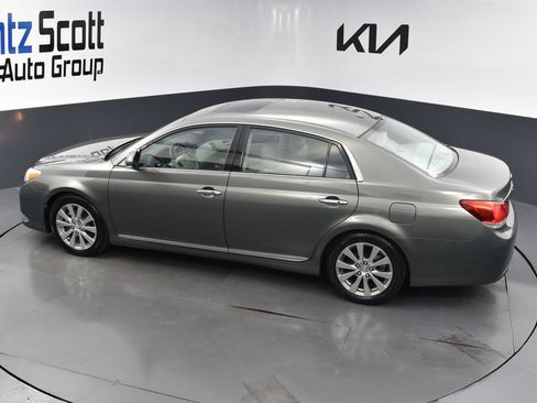 Used 2011 Toyota Avalon Limited FWD image 11