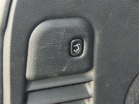 Used 2019 Jeep Grand Cherokee Limited w/ Luxury Group II image 31