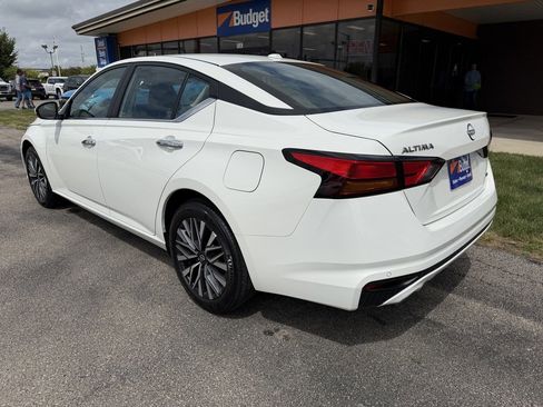 Used 2025 Nissan Altima 2.5 SV w/ SV Premium Package AWD/4WD image 3