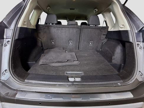 Used 2023 Nissan Rogue S image 35