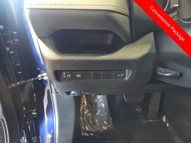 Used 2021 Toyota RAV4 XLE Premium AWD/4WD image 18