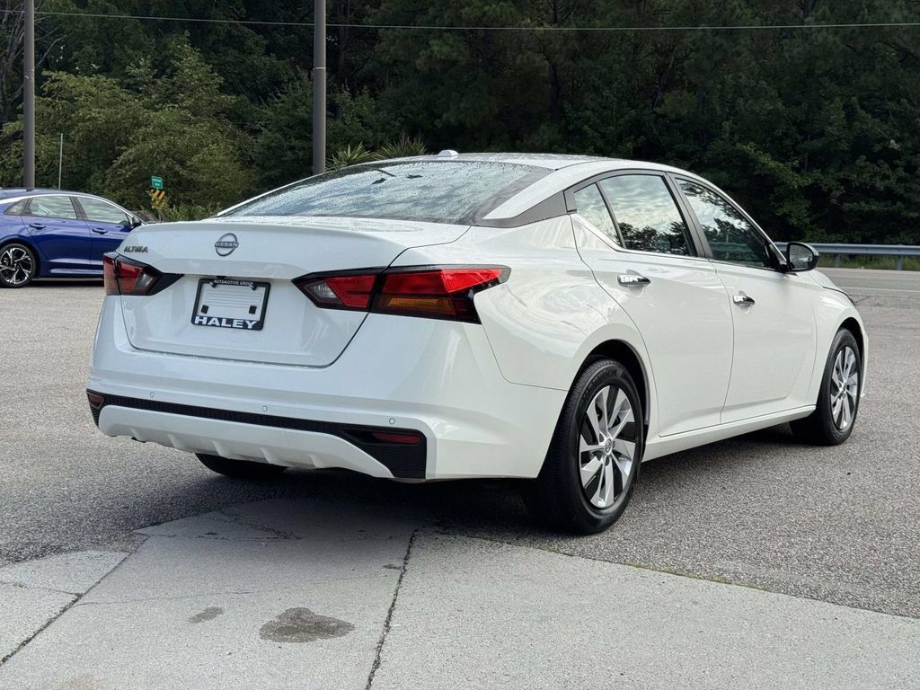 Used 2025 Nissan Altima 2.5 S FWD image 22