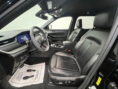 Used 2024 Jeep Grand Cherokee L Limited image 4