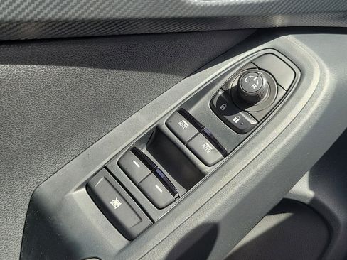 Used 2025 Subaru Crosstrek 2.0i image 25