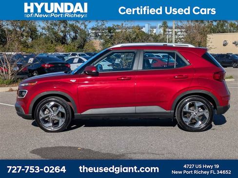Certified 2024 Hyundai Venue Limited image 2