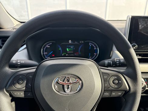Used 2025 Toyota RAV4 XLE image 20