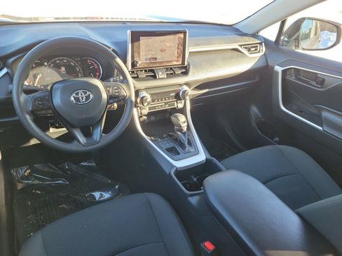 Used 2023 Toyota RAV4 LE image 19