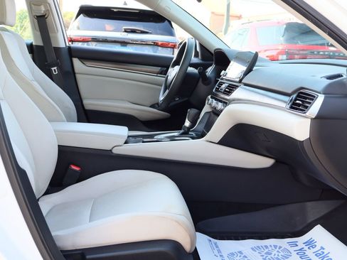 Used 2018 Honda Accord LX image 34