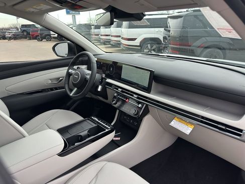 New 2026 Hyundai Tucson Limited image 31
