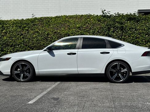 Used 2024 Honda Accord Sport image 9