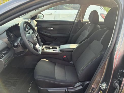 Used 2025 Nissan Sentra SV FWD image 21
