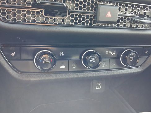 Used 2025 Honda HR-V Sport image 17