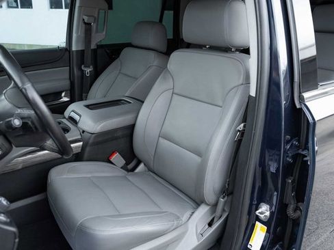 Used 2020 Chevrolet Tahoe LT w/ Luxury Package image 13