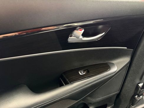 Used 2019 Kia Sorento LX image 31