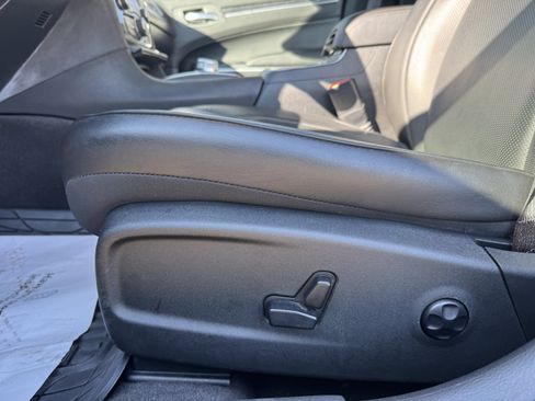 Used 2018 Chrysler 300 Limited w/ Safetytec Plus Group RWD image 12