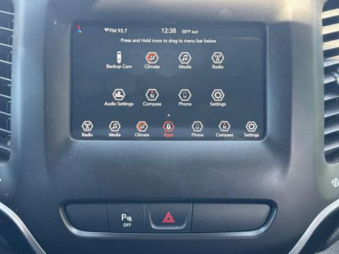 Used 2019 Jeep Cherokee Latitude w/ Popular Appearance Group AWD/4WD image 14
