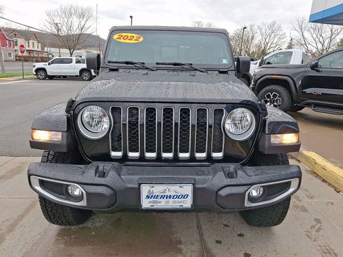 Used 2022 Jeep Gladiator Overland w/ Popular Equipment Package image 2