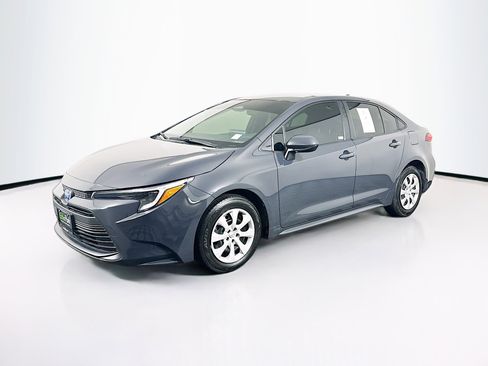 Used 2024 Toyota Corolla LE image 3