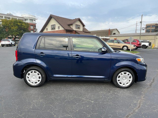 Used 2015 Scion xB FWD image 5