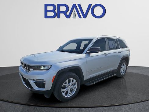 Used 2023 Jeep Grand Cherokee Limited w/ Luxury Tech Group II image 1